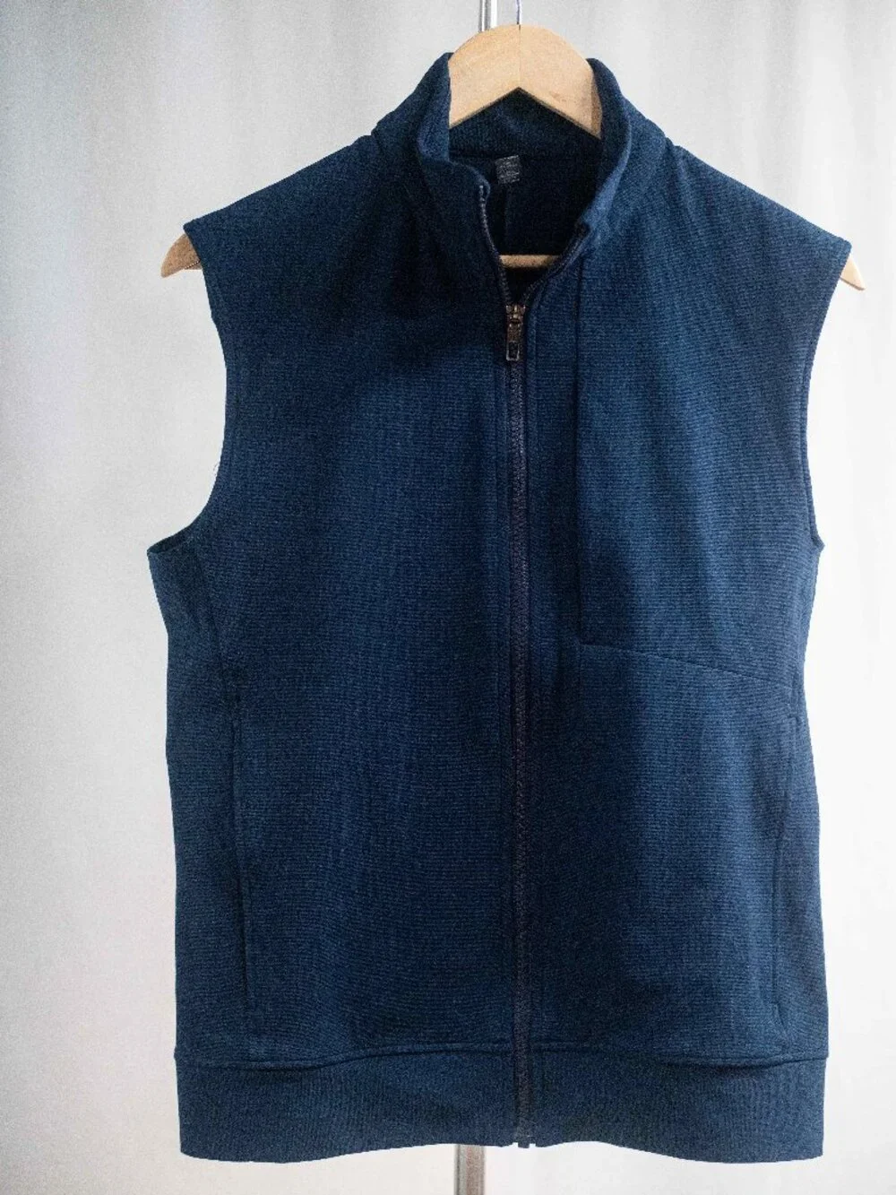 Lululemon Athletica Sojourn Knit Vest in Navy